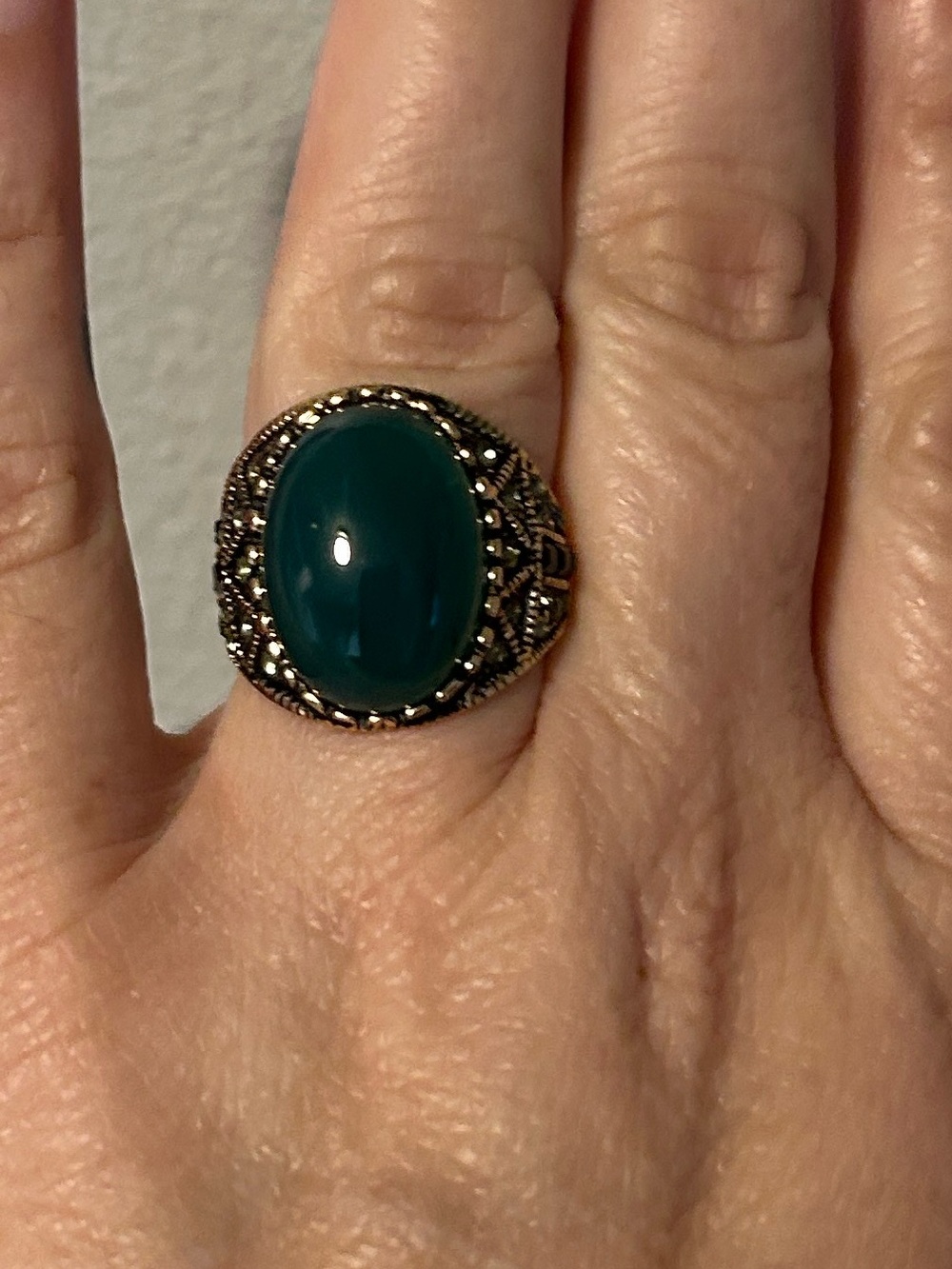 Green cabochon marcasite statement ring size 8 - Picture 5 of 6
